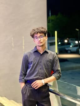 Faran Shah author photo